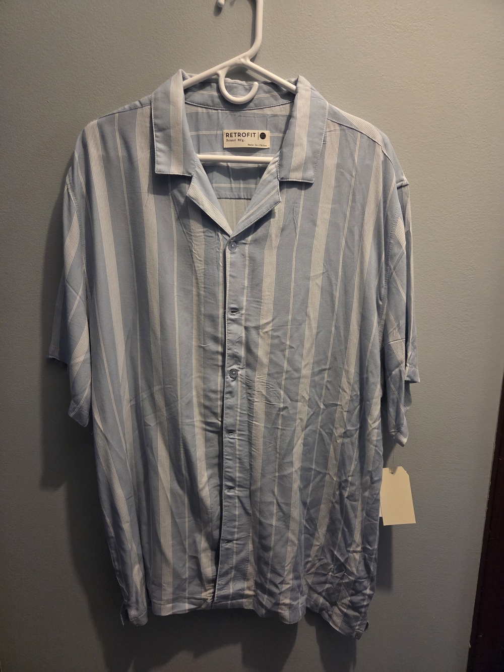 Retrofit Men's Light Blue Striped Short-Sleeve Shirt